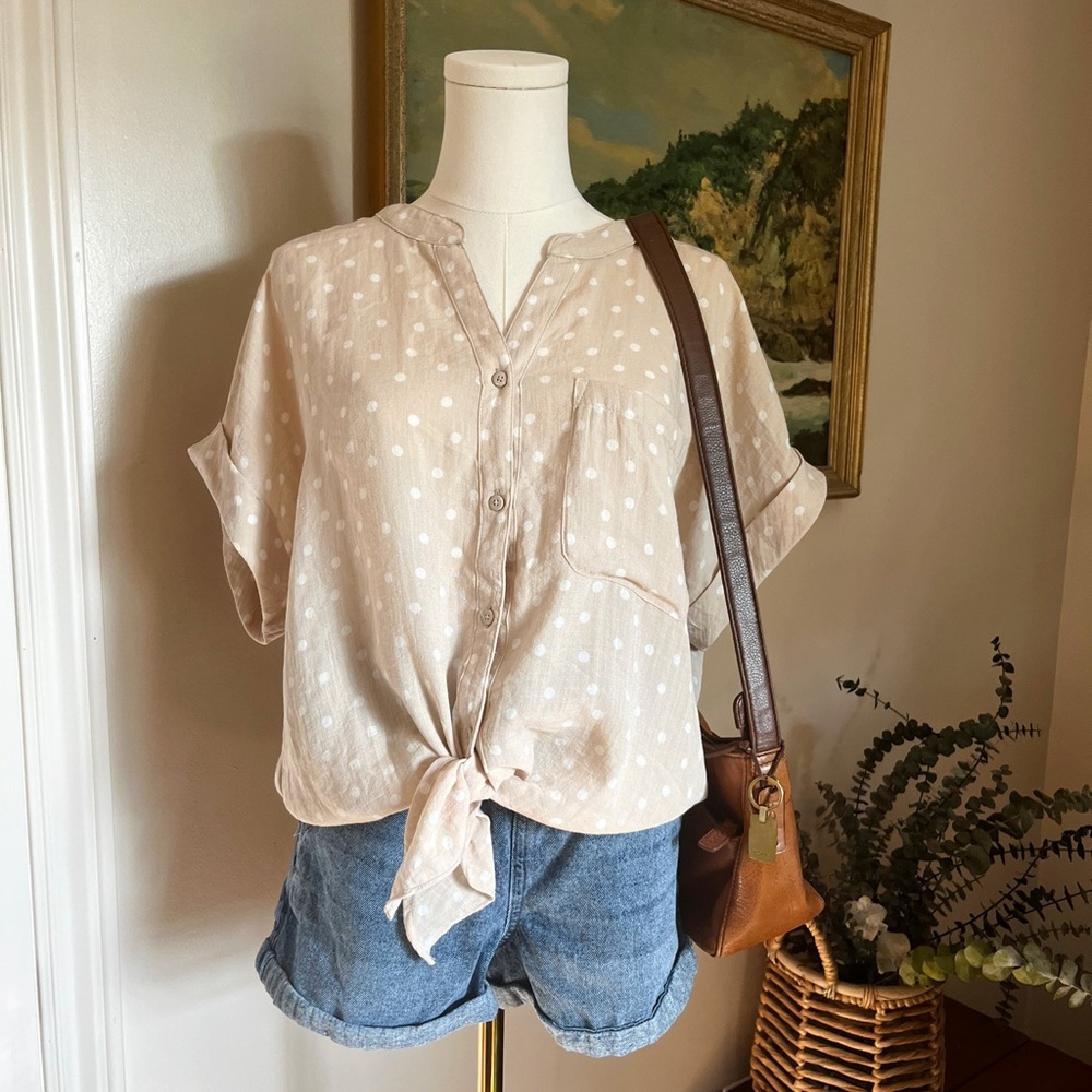 Tahari Lightweight Tan & White Poka Dot Tie Waist Button Front Top Women’s Sz M‎